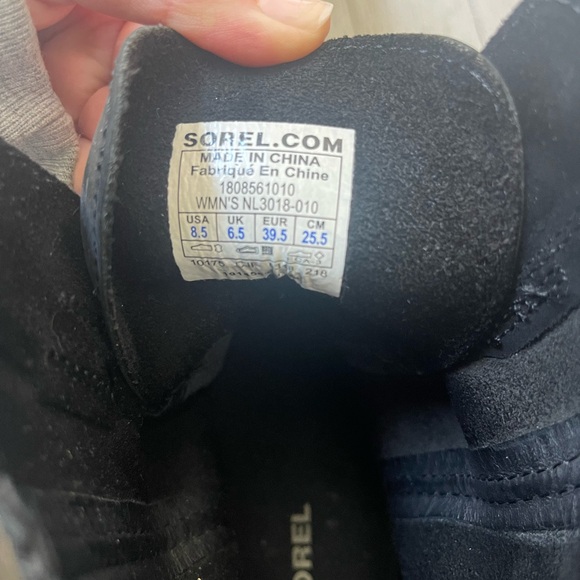 SOREL BOOTS - Picture 2 of 9